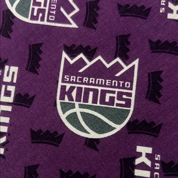 New 2- yards (sports teams) Sacramento Kings Purple Fabric - Picture 3 of 10